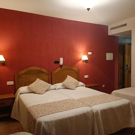 Hostal Decerca Prádena Szoba fotó