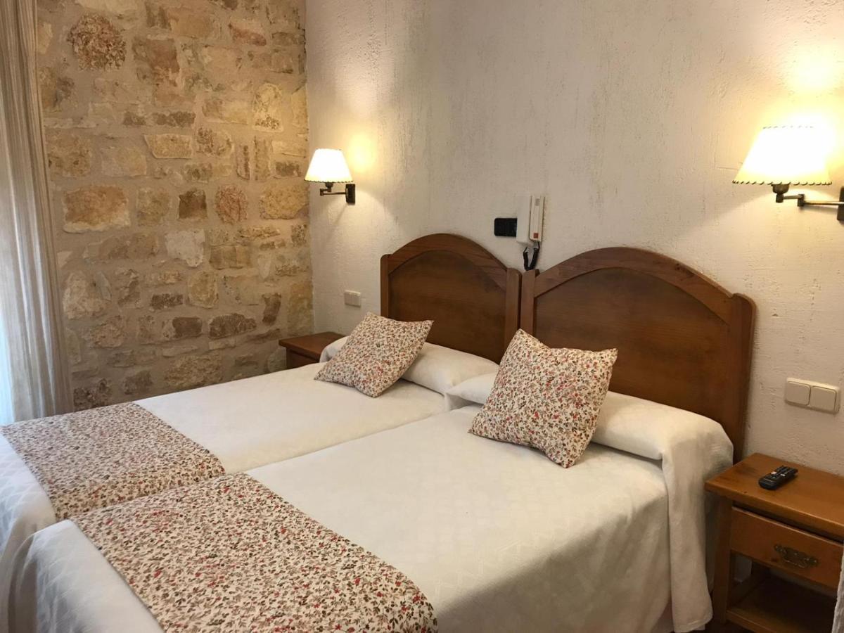 Hostal Decerca Prádena Kültér fotó