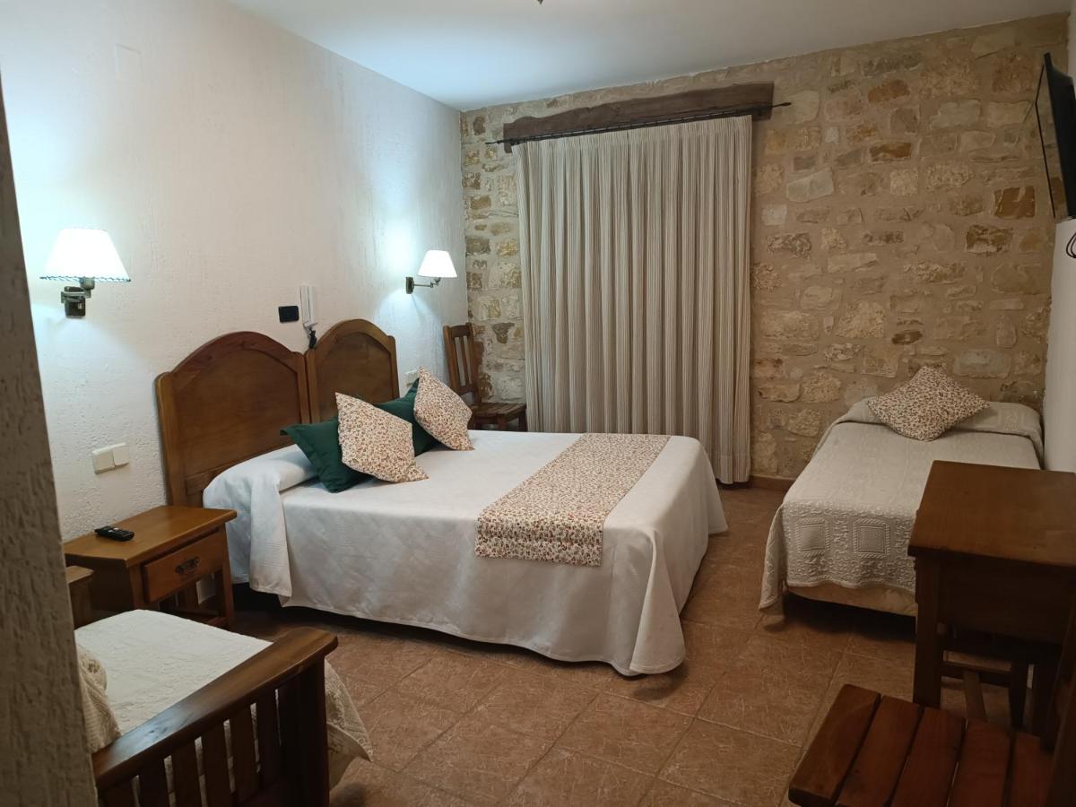 Hostal Decerca Prádena Kültér fotó