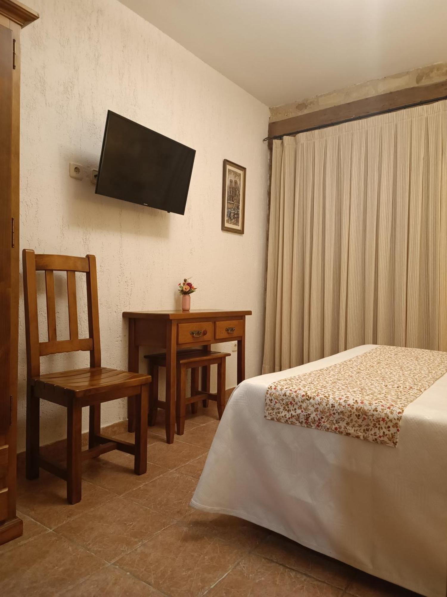 Hostal Decerca Prádena Szoba fotó